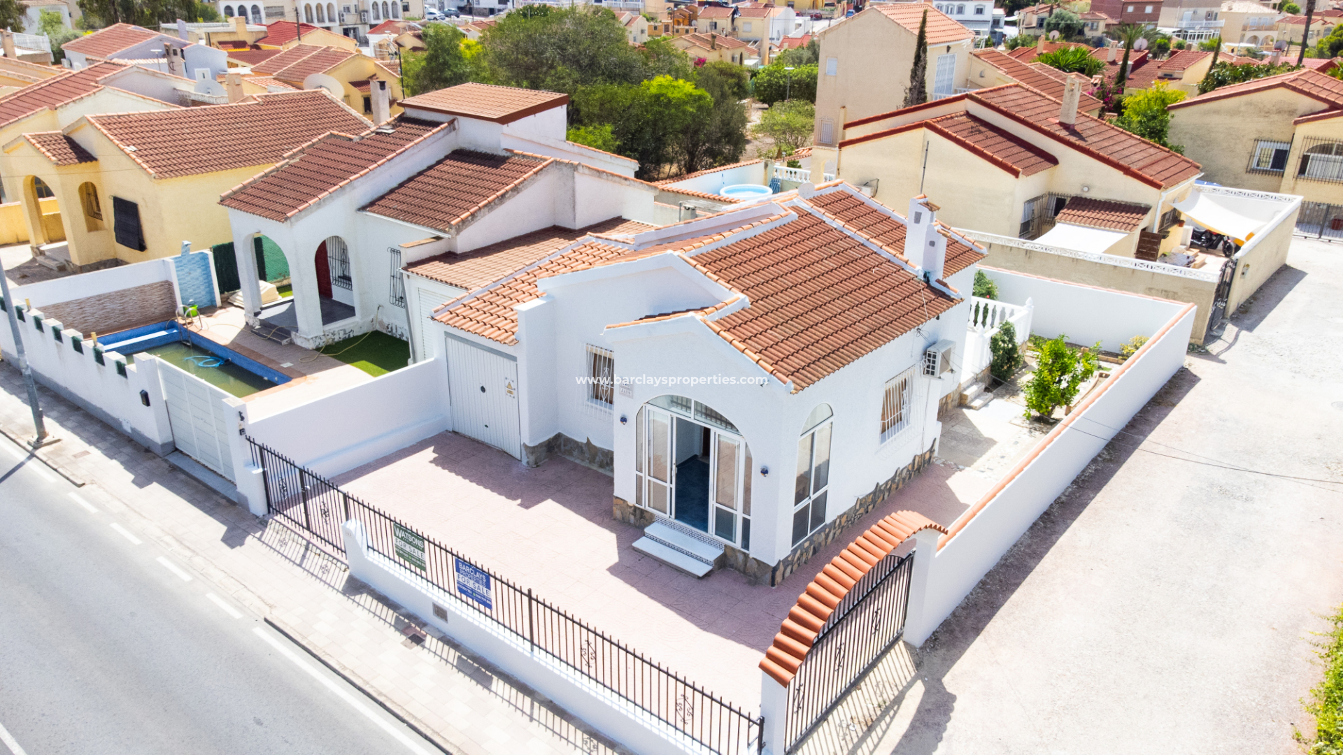 Chalet Independiente - Venta - Urb. La Marina - 6000