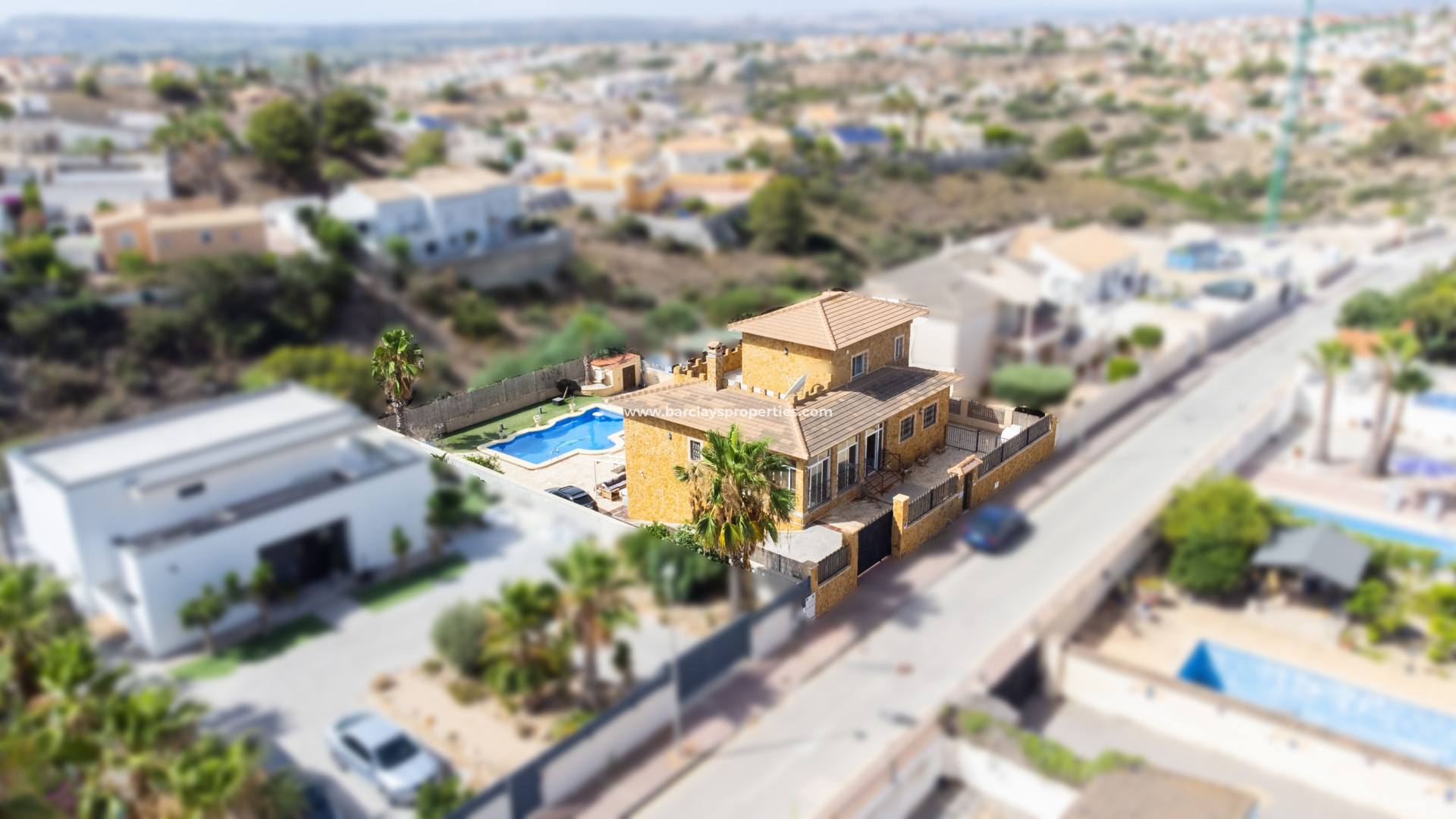 Chalet Independiente - Venta - Urb. La Marina - 6003