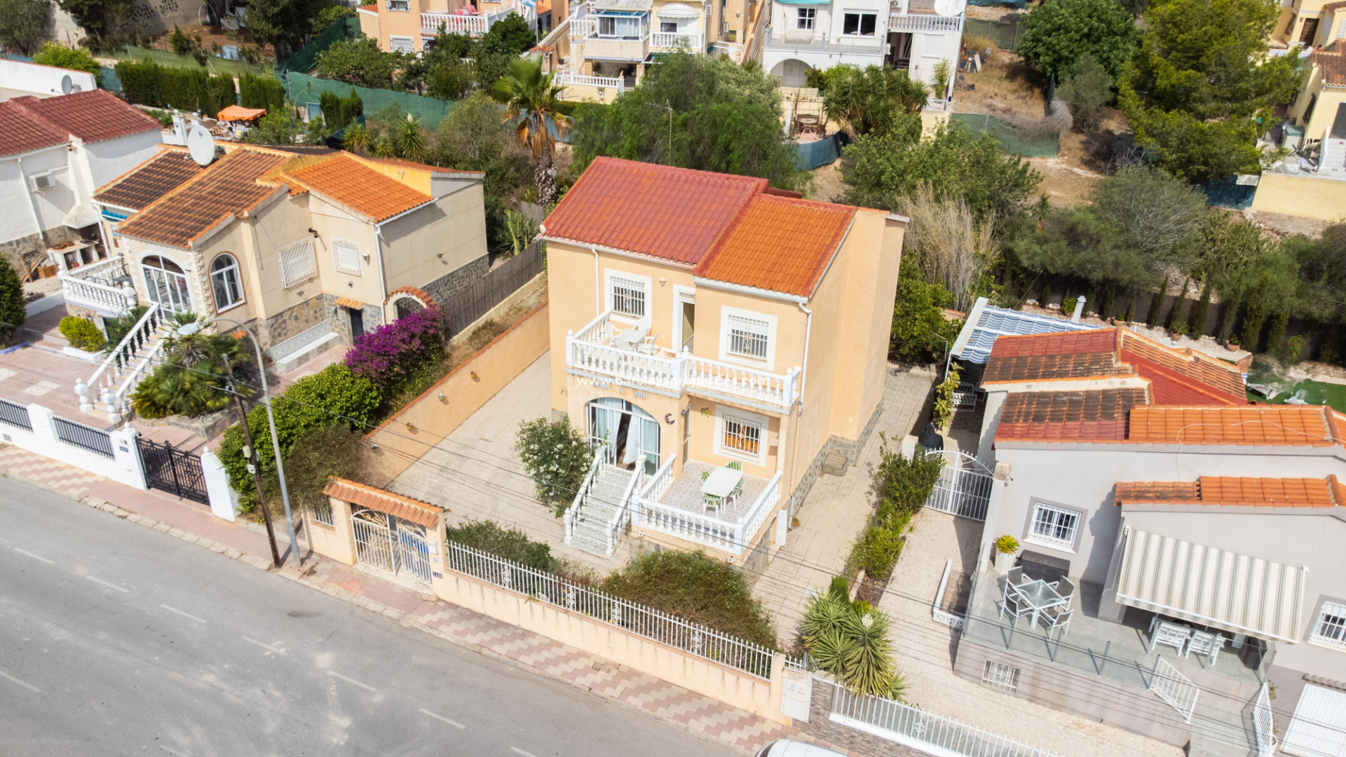 Chalet Independiente - Venta - Urb. La Marina - 6017