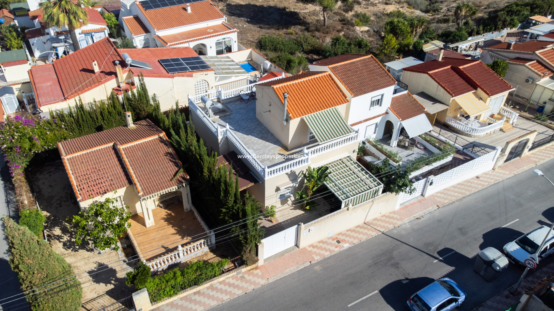 Chalet Independiente - Venta - Urb. La Marina - 6058