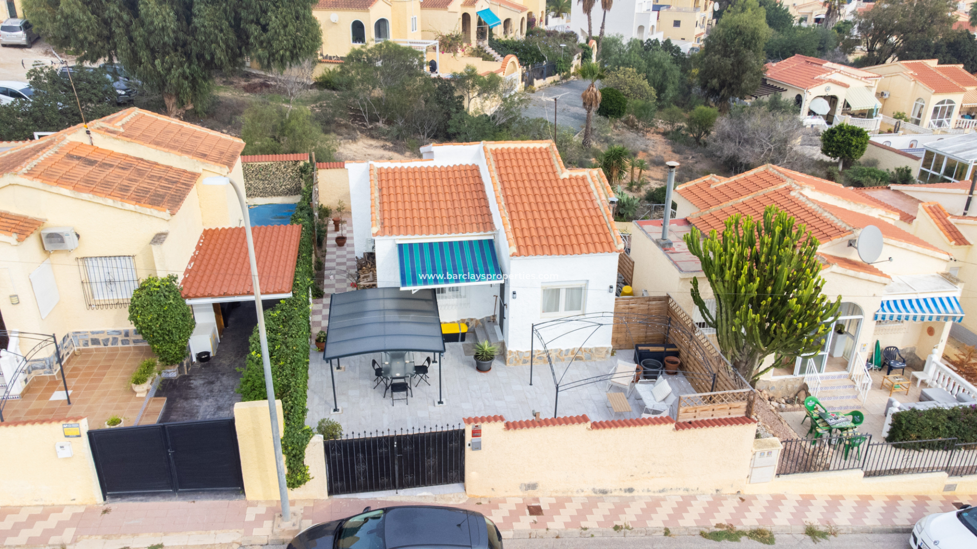 Chalet Independiente - Venta - Urb. La Marina - 6064