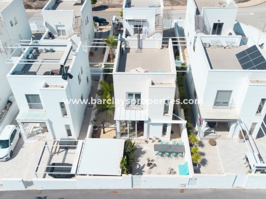 Chalet Independiente · Venta · Urb. La Marina · Urb. La Marina