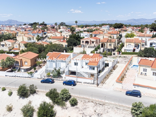 Chalet Independiente · Venta · Urb. La Marina · Urb. La Marina