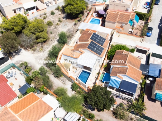 Chalet Independiente · Venta · Urb. La Marina · Urb. La Marina