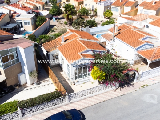 Chalet Independiente · Venta · Urb. La Marina · Urb. La Marina