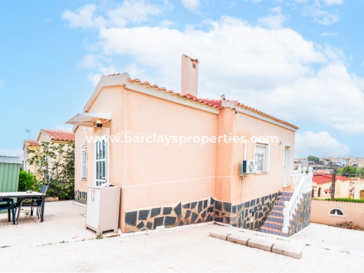 Chalet Independiente · Venta · Urb. La Marina · Urb. La Marina