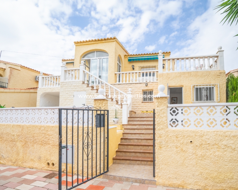 Chalet Independiente - Venta - Urb. La Marina - Urb. La Marina