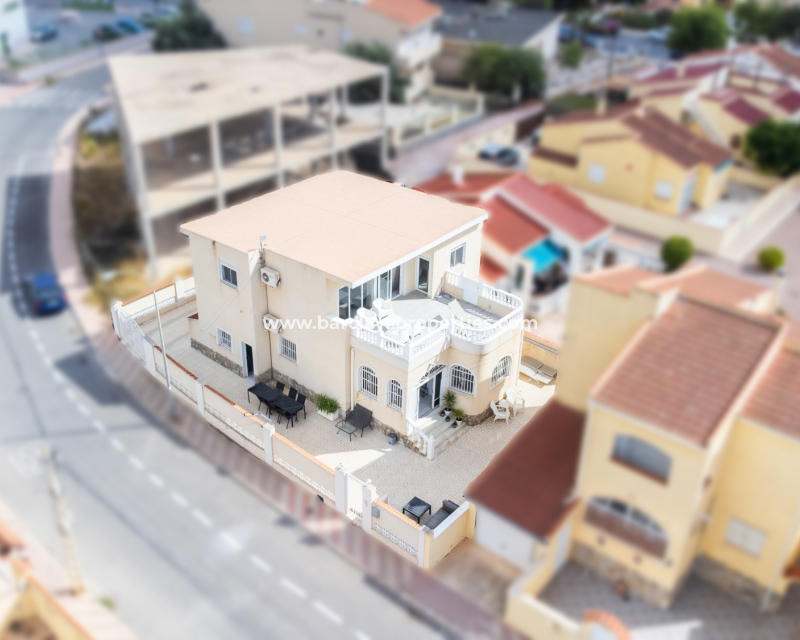 Chalet Independiente - Venta - Urb. La Marina - Urb. La Marina