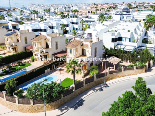 Chalet Independiente · Venta · Urb. La Marina · Urb. La Marina