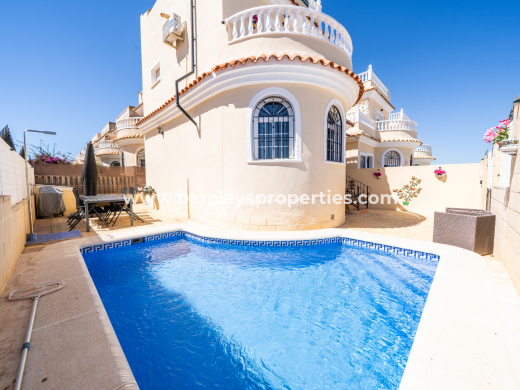 Chalet Independiente · Venta · Urb. La Marina · Urb. La Marina