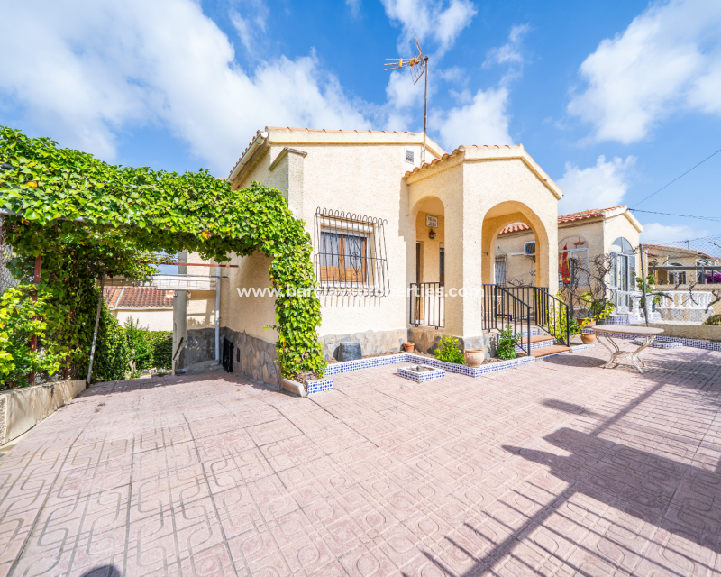 Detached Villa for sale in Costa Blanca