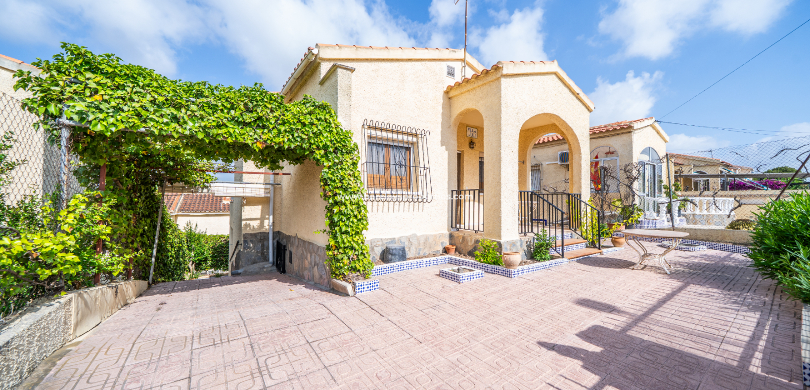 Detached Villa for sale in Costa Blanca