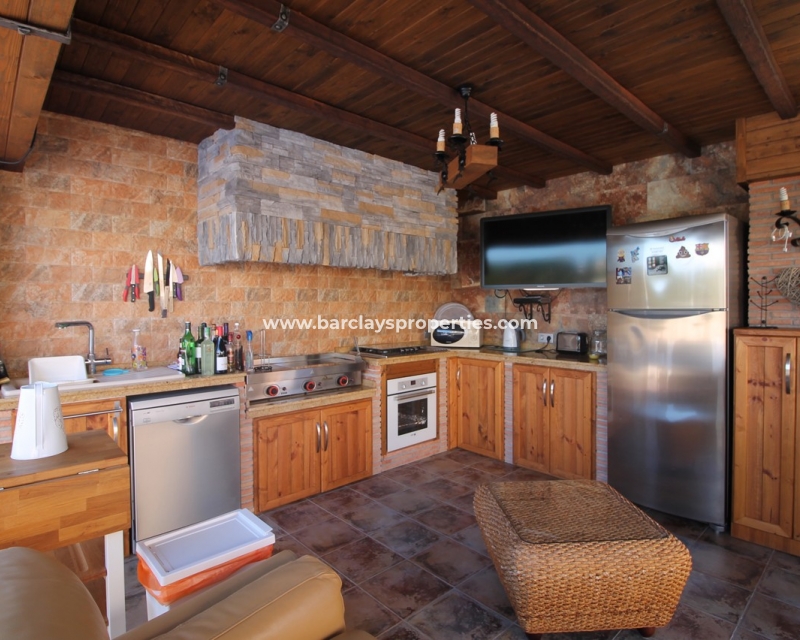 Exterior kitchen - Large detached villa for sale in La Escuera