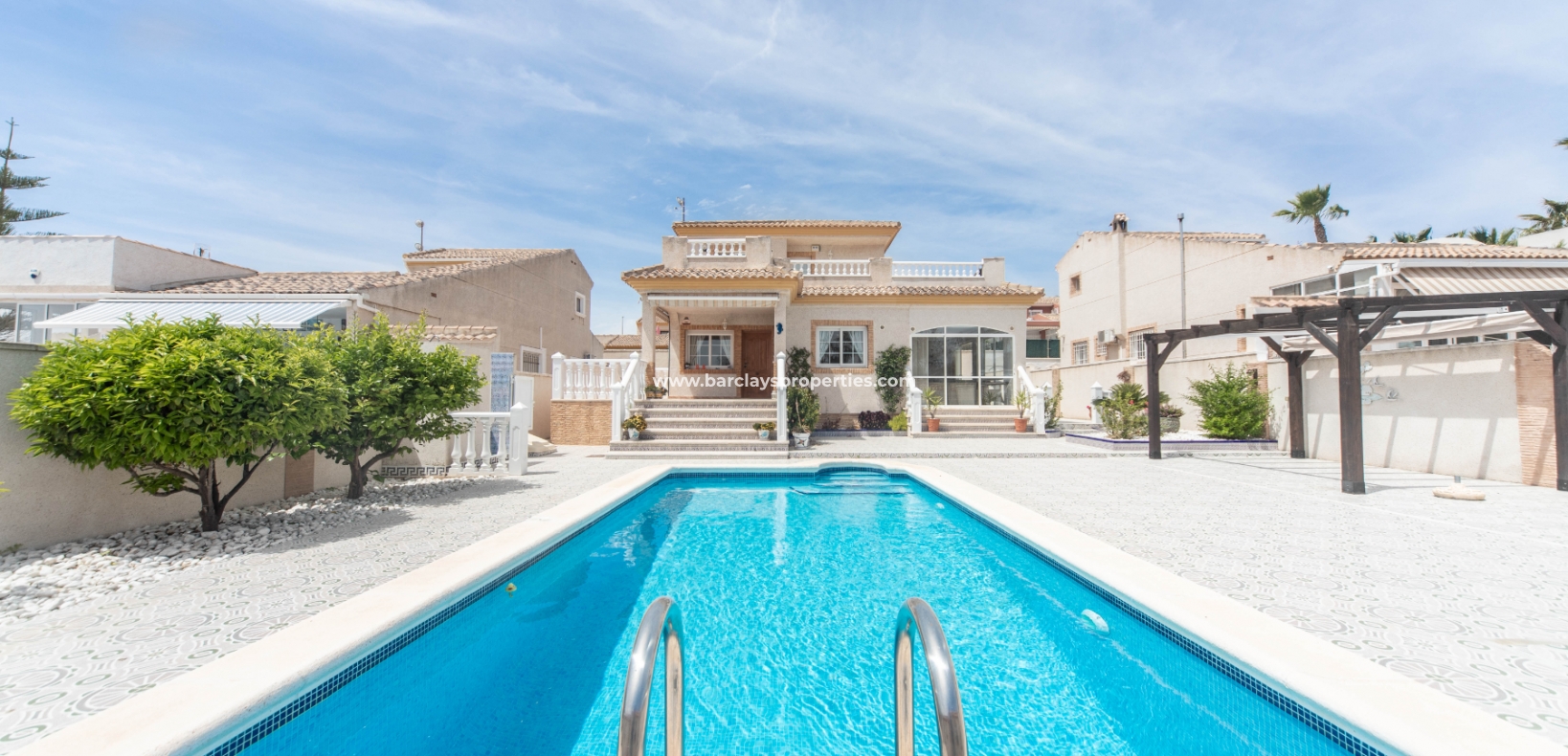 Freistehende Villa in La Marina zu verkaufen