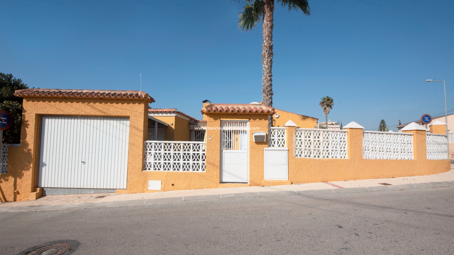 Freistendhe Villa - Resale - Urb. El Oasis - La Marina - 5036