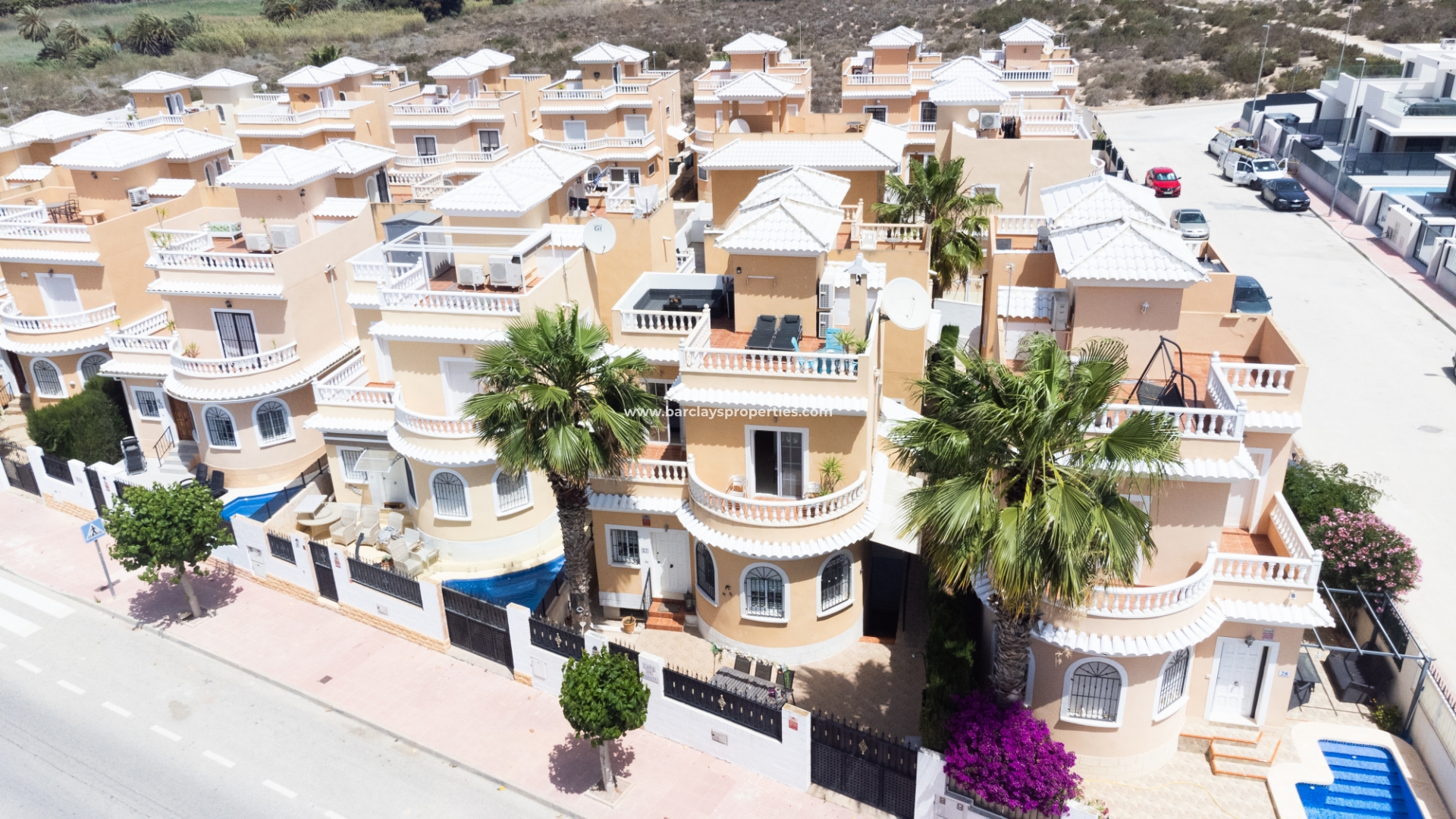 Freistendhe Villa - Resale - Urb. El Oasis - La Marina - 5667