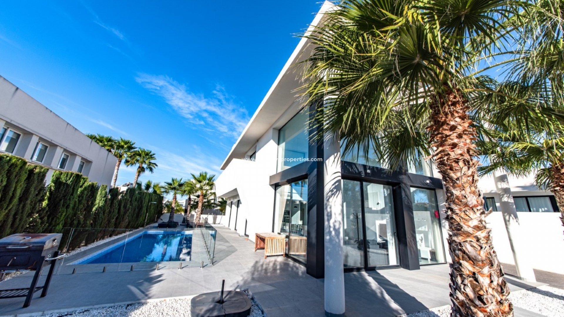 Freistendhe Villa - Resale - Urb. La Marina - 4831