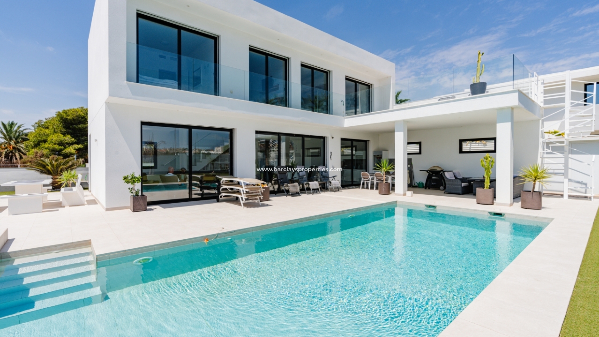 Freistendhe Villa - Resale - Urb. La Marina - 5725