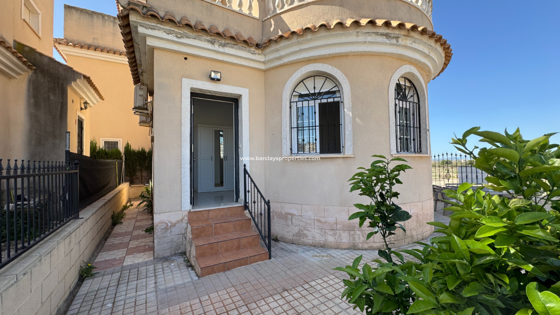 Freistendhe Villa - Resale - Urb. La Marina - 5911