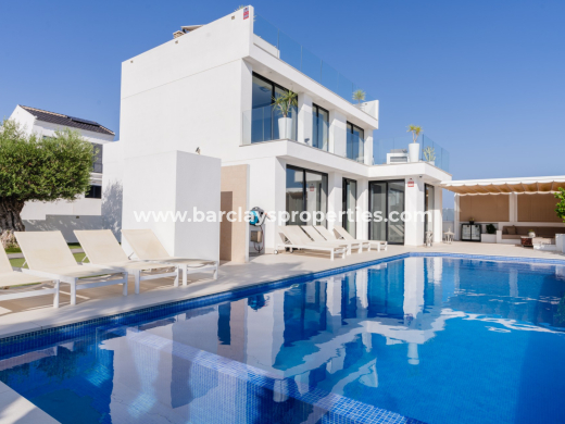 Freistendhe Villa · Resale · Urb. La Marina · Urb. La Marina