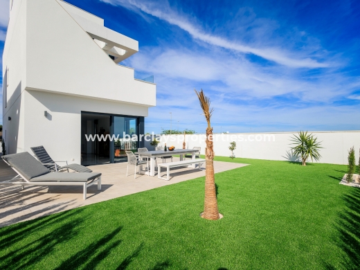 Fristaende Villa  · New Build · Pilar de la Horadada · Lo Romero Golf