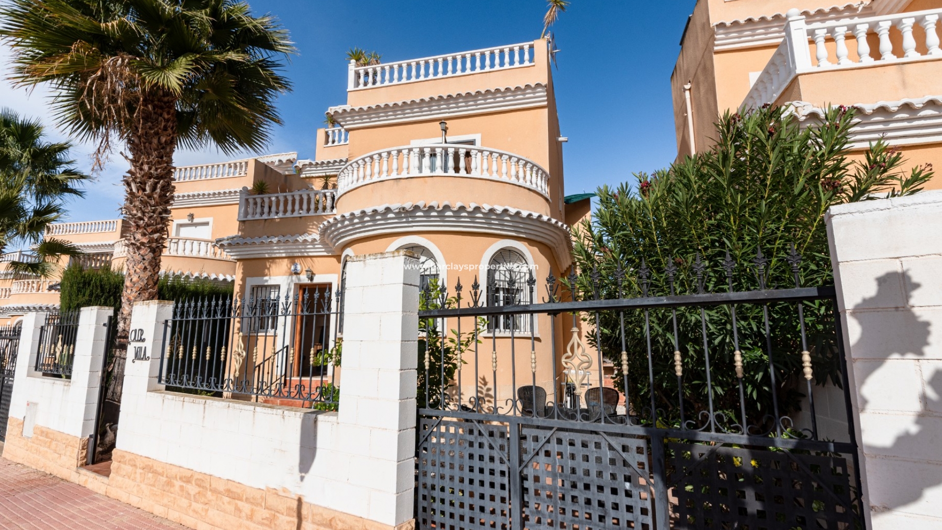 Fristaende Villa  - Resale - Urb. El Oasis - La Marina - 5013