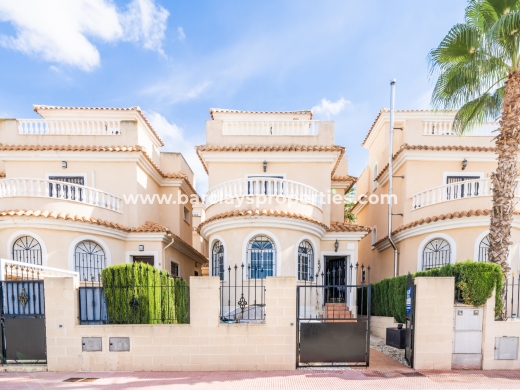 Fristaende Villa  · Resale · Urb. El Oasis - La Marina · Urb. El Oasis - La Marina