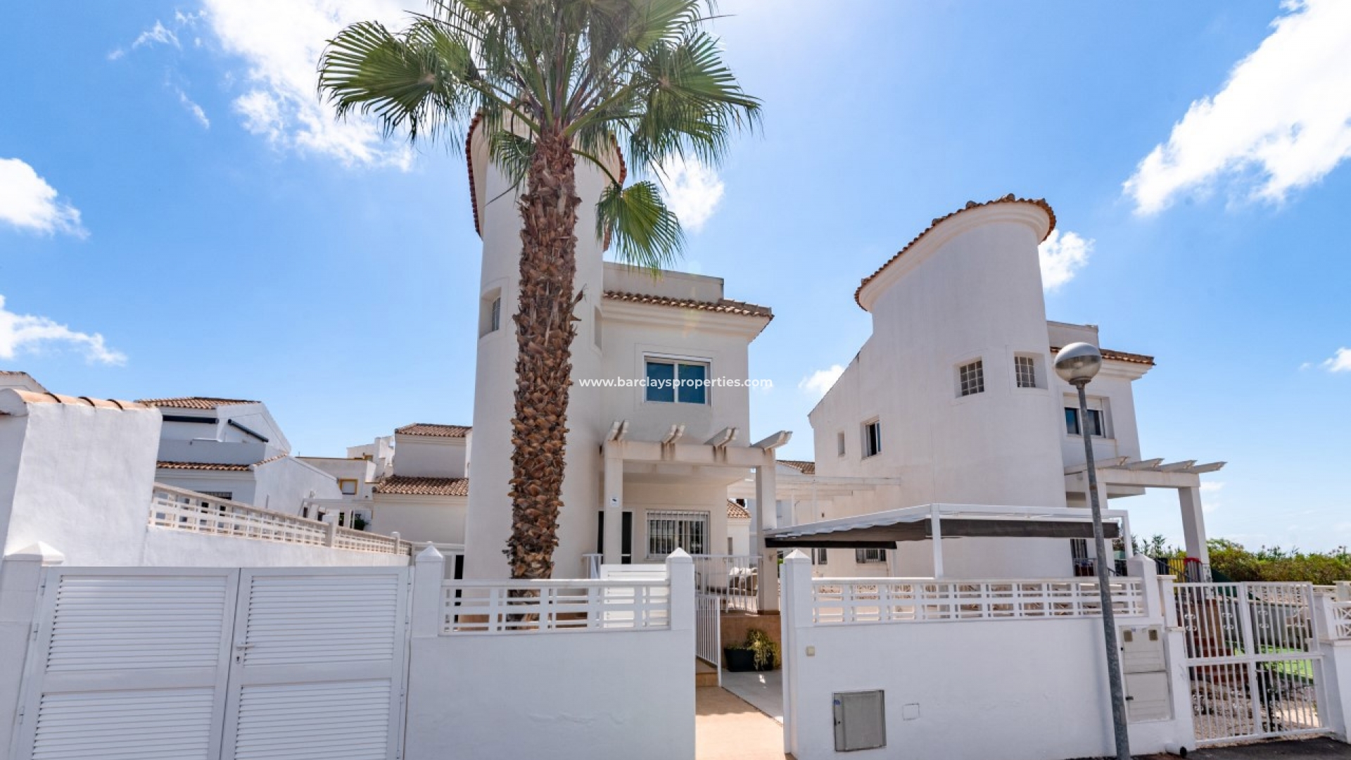 Fristaende Villa  - Resale - Urb. La Marina - 4915