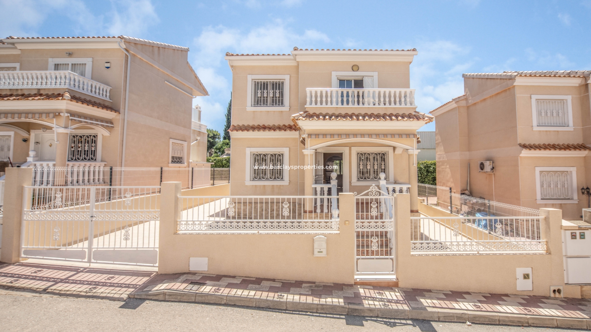 Fristaende Villa  - Resale - Urb. La Marina - 5171