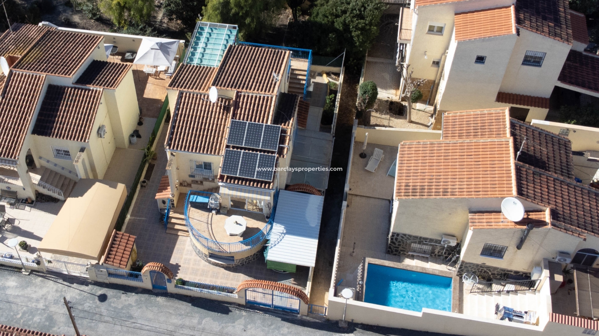 Fristaende Villa  - Resale - Urb. La Marina - 5300