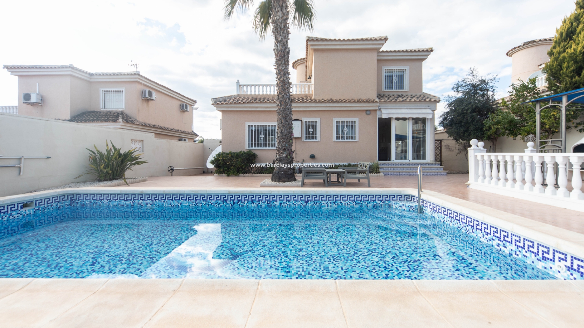 Fristaende Villa  - Resale - Urb. La Marina - 5308