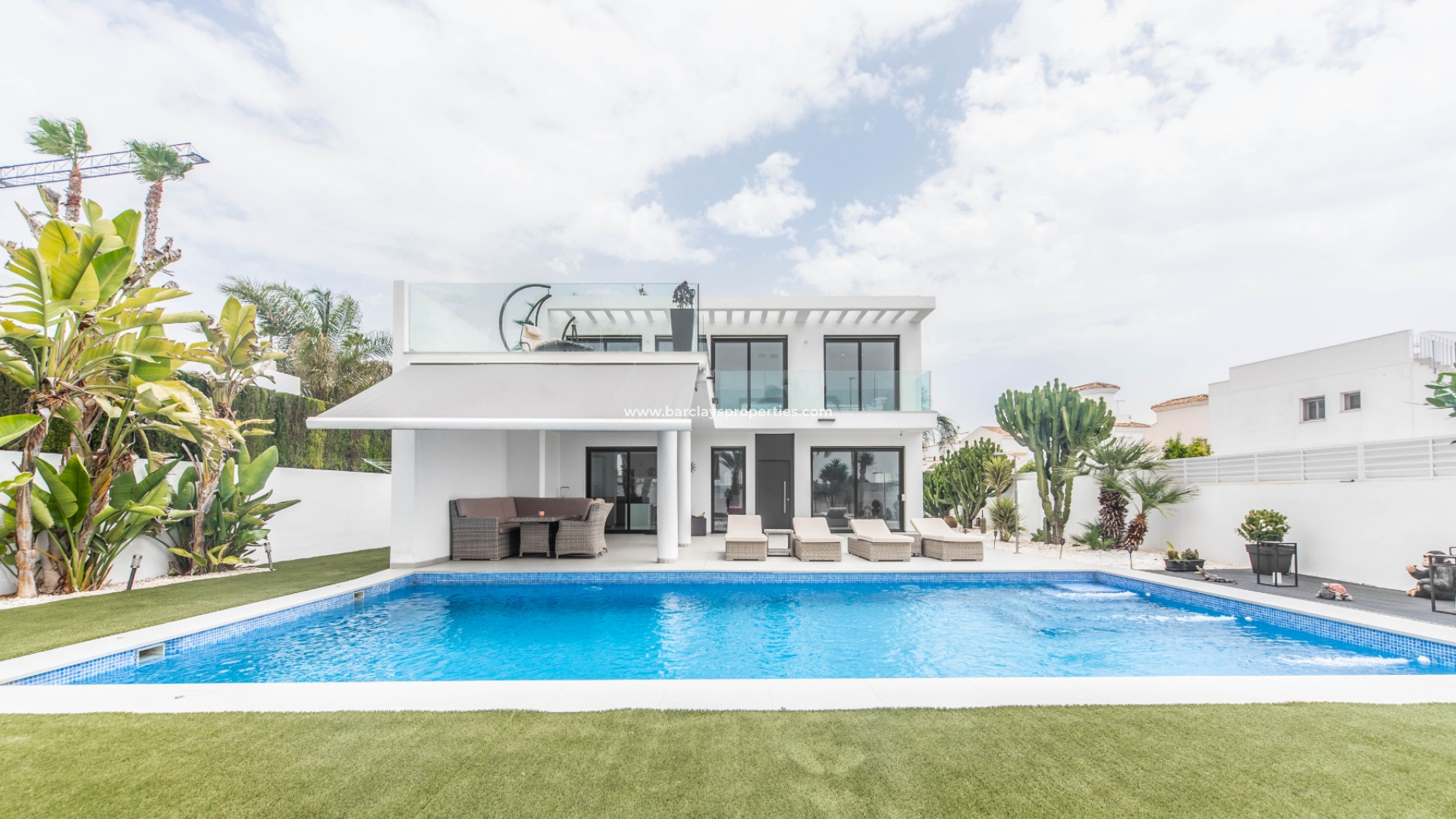 Fristaende Villa  - Resale - Urb. La Marina - 5455