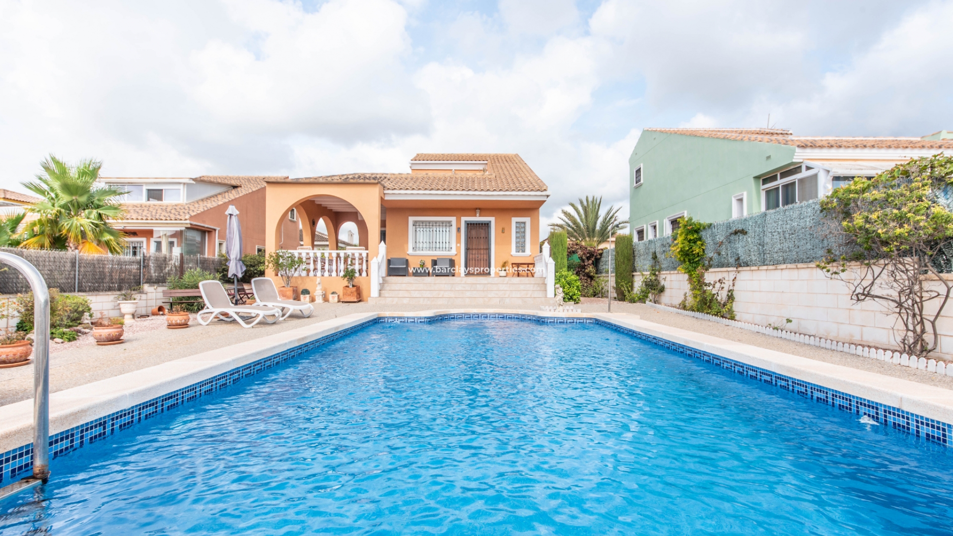 Fristaende Villa  - Resale - Urb. La Marina - 5489