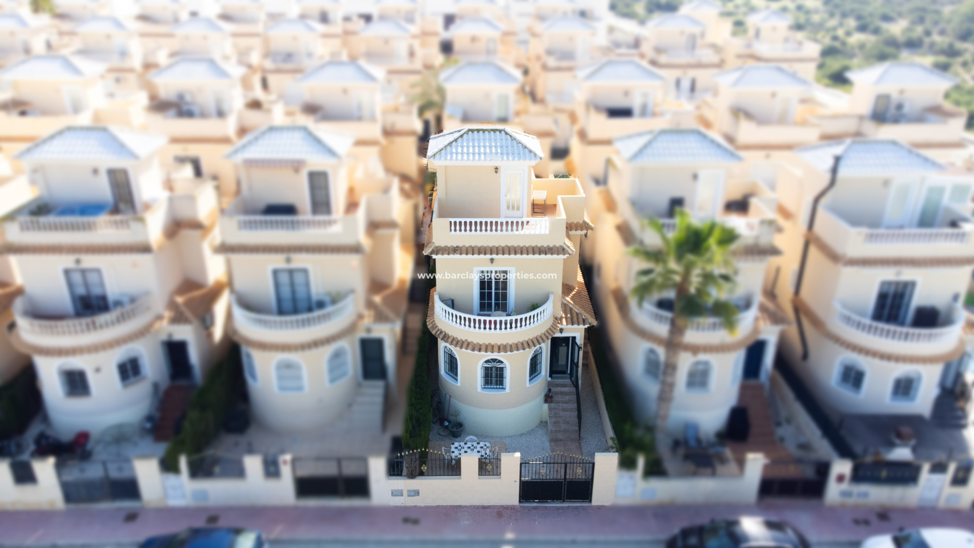 Fristaende Villa  - Resale - Urb. La Marina - 5927