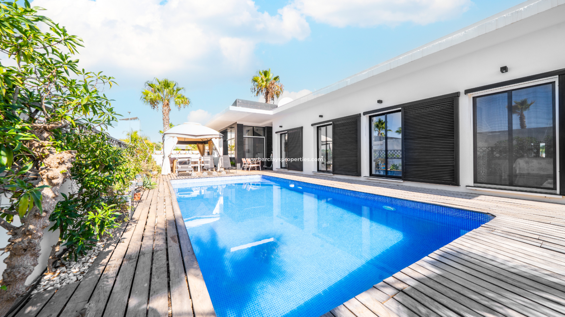 Fristaende Villa  - Resale - Urb. La Marina - 6022