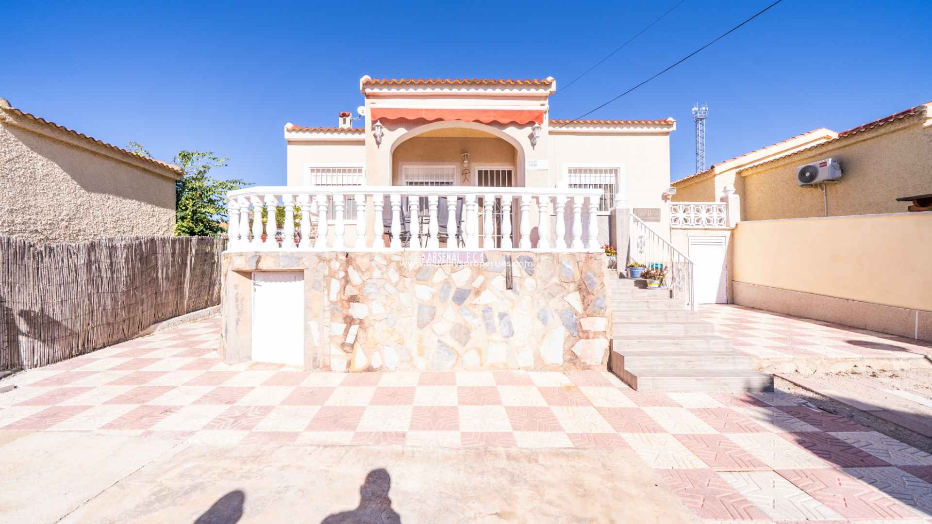 Fristaende Villa  - Resale - Urb. La Marina - 6071