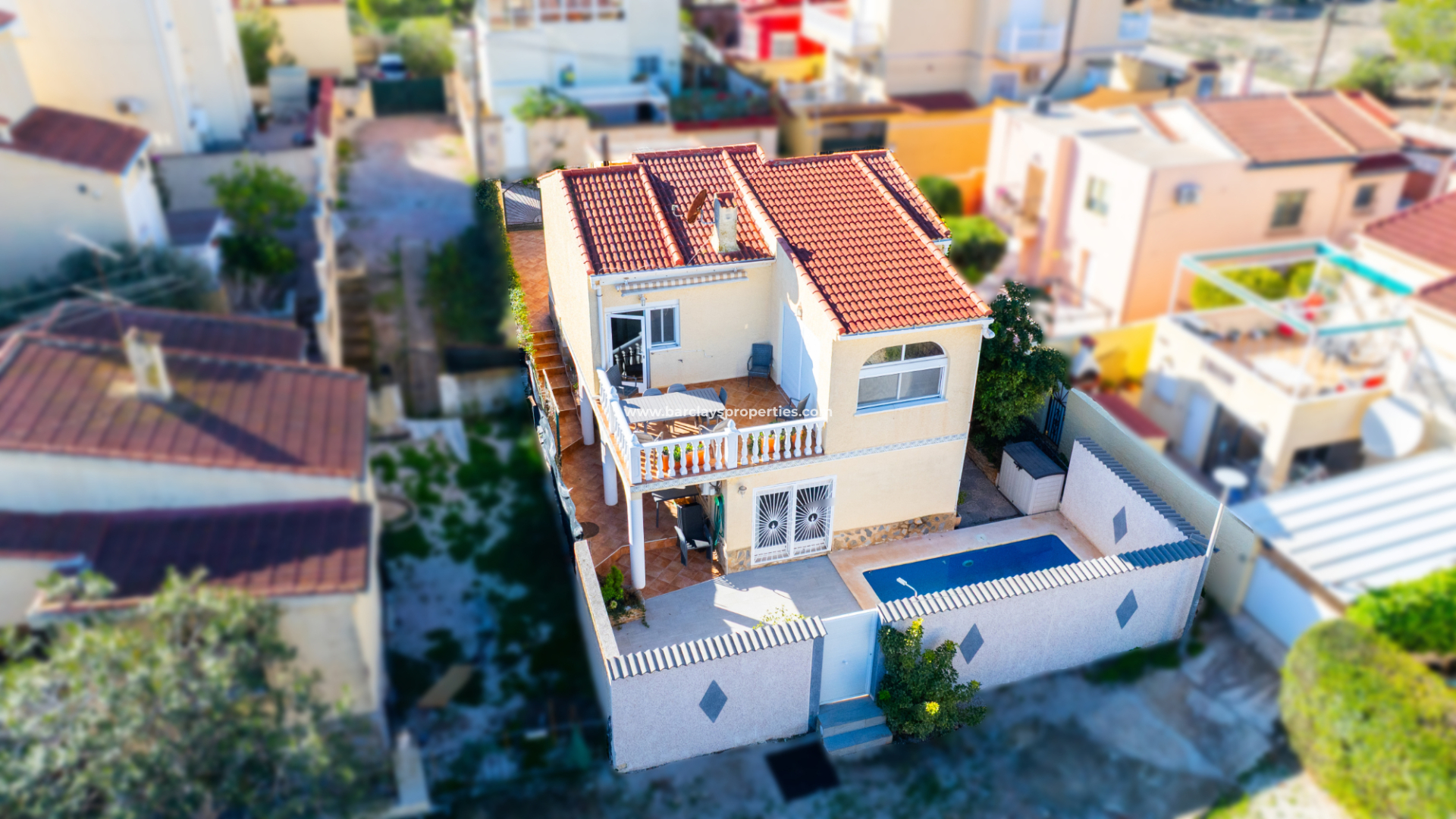 Fristaende Villa  - Resale - Urb. La Marina - 6100