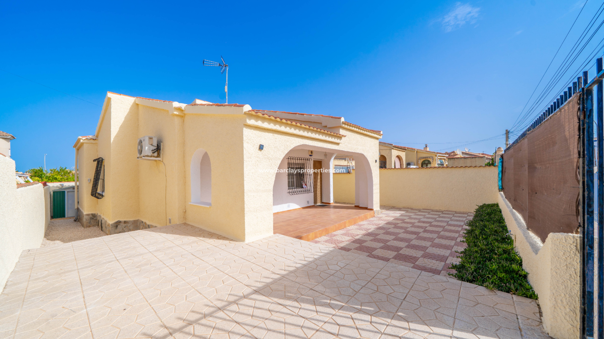 Fristaende Villa  - Resale - Urb. La Marina - 6186