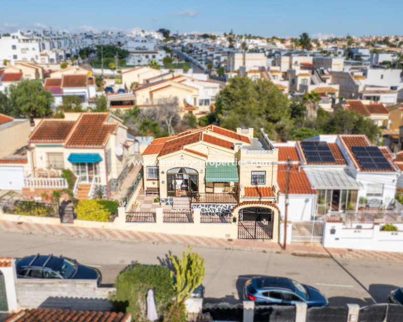 Fristaende Villa  - Resale - Urb. La Marina - Urb. La Marina