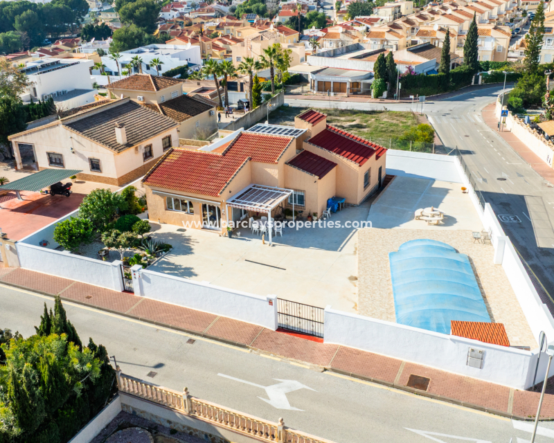 Fristaende Villa  - Resale - Urb. La Marina - Urb. La Marina