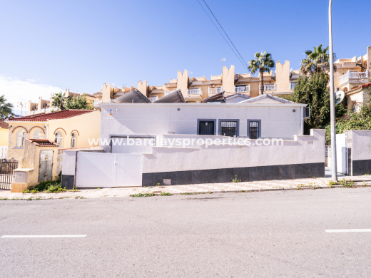 Fristaende Villa  · Resale · Urb. La Marina · Urb. La Marina