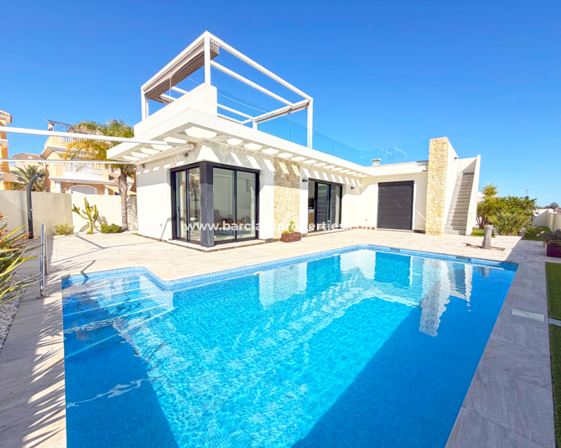 Fristaende Villa  - Resale - Urb. La Marina - Urb. La Marina