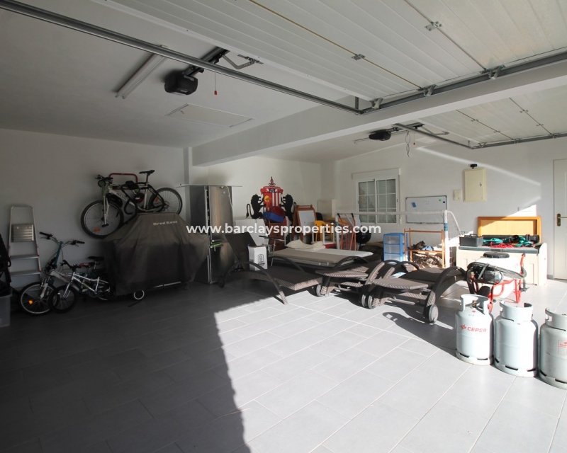 Garage - Large detached villa for sale in La Escuera