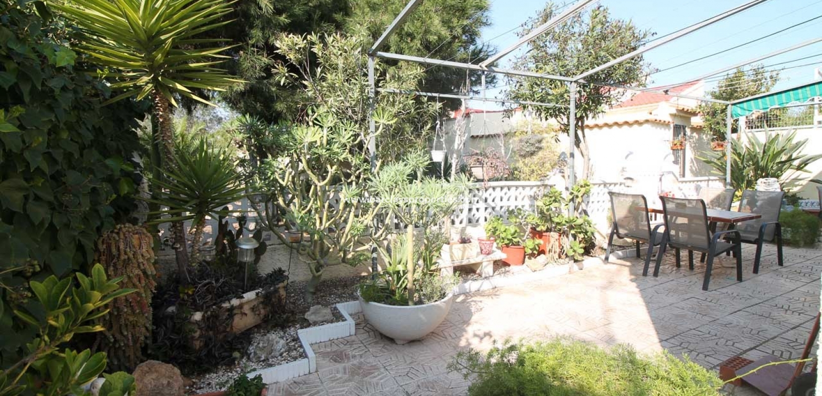 Garten - Südlage zum Verkauf in La Marina