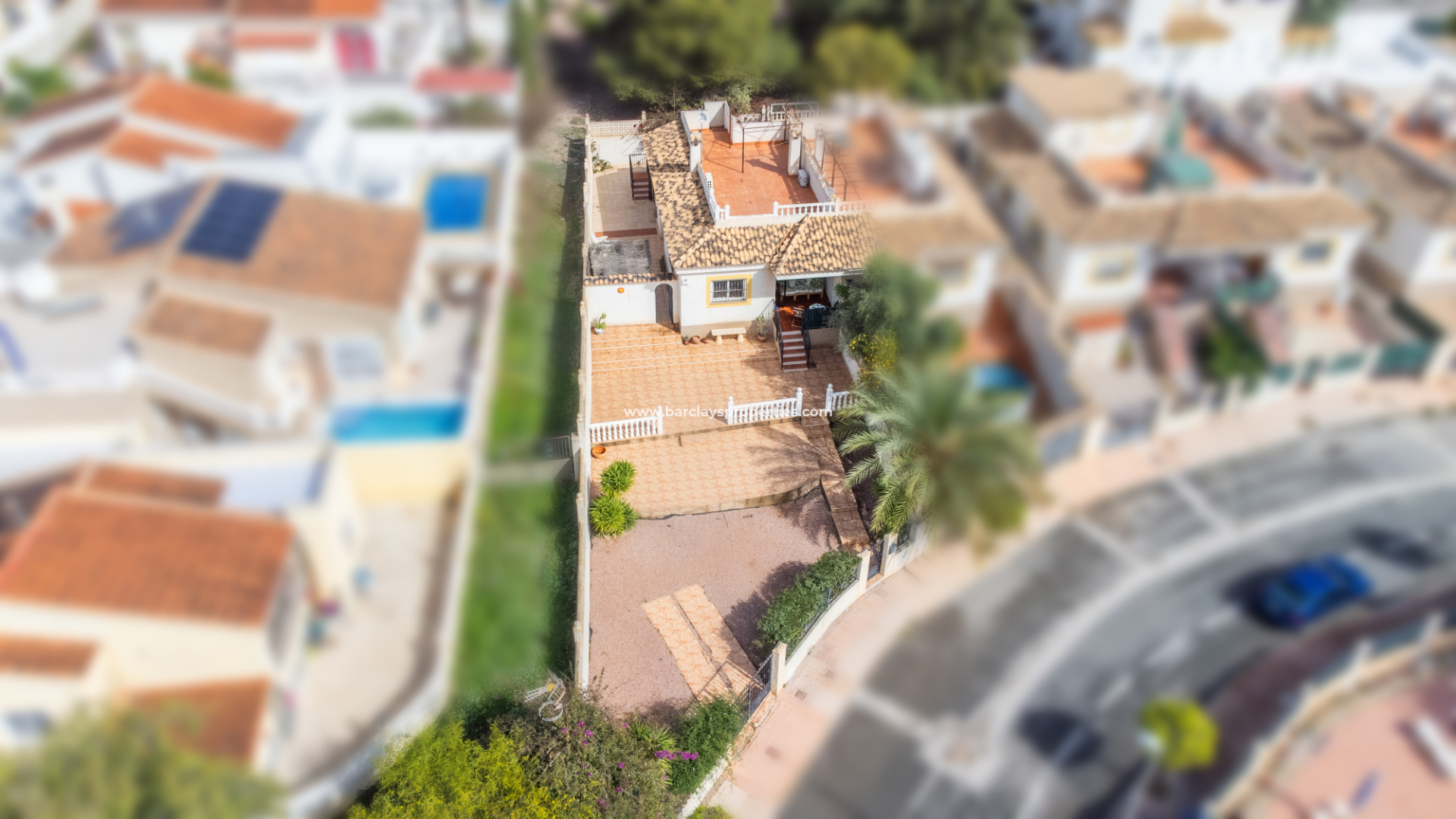  Halb Freistehend - Resale - Urb. La Marina - 5905