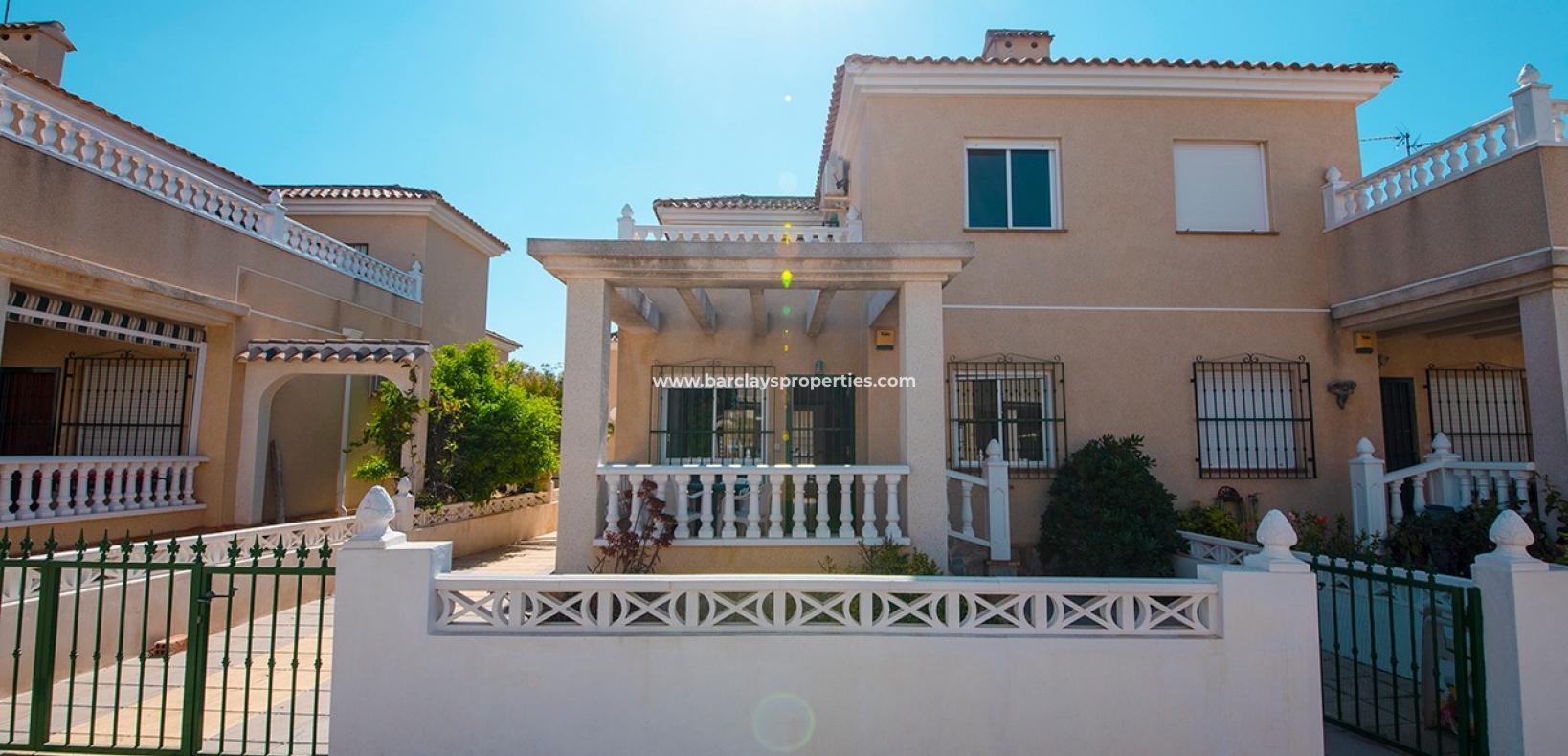 Haus - Doppelhaushälfte zum Verkauf in La Marina Spanien