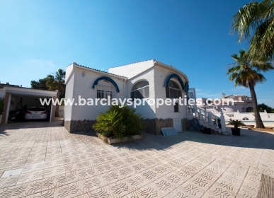 Haus - Prestige Villa zum Verkauf in Urbanisation La Escuera, Alicante