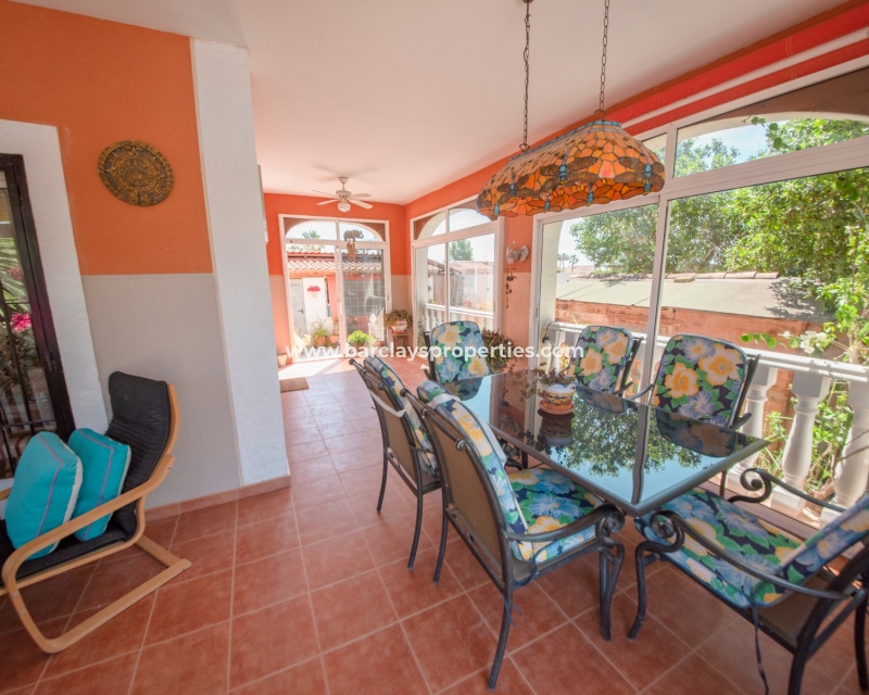 inglasad veranda - Lantligt hus till salu i Catral, Spanien