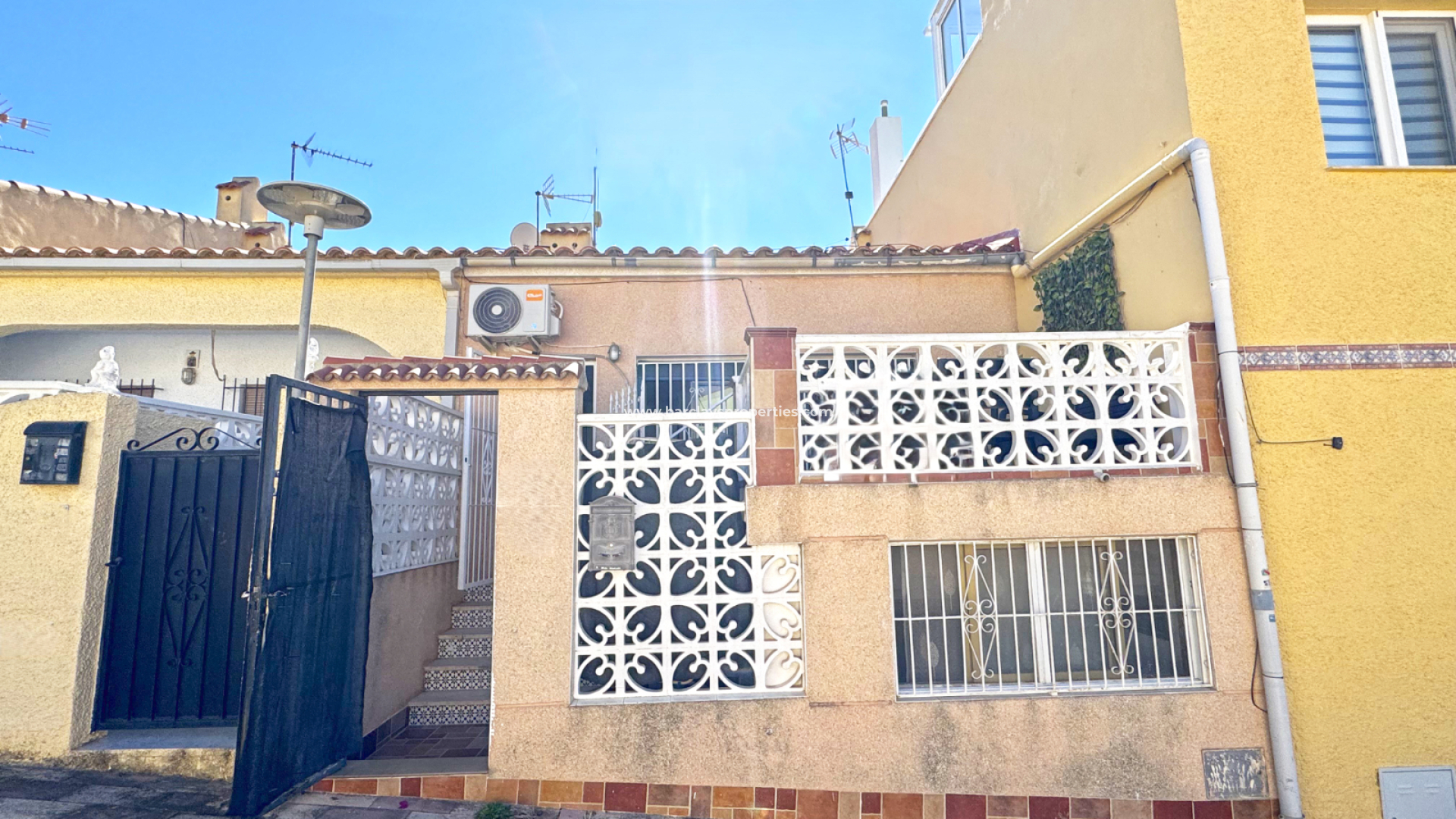 Jumelé - Revente - Urb. La Marina - 6075