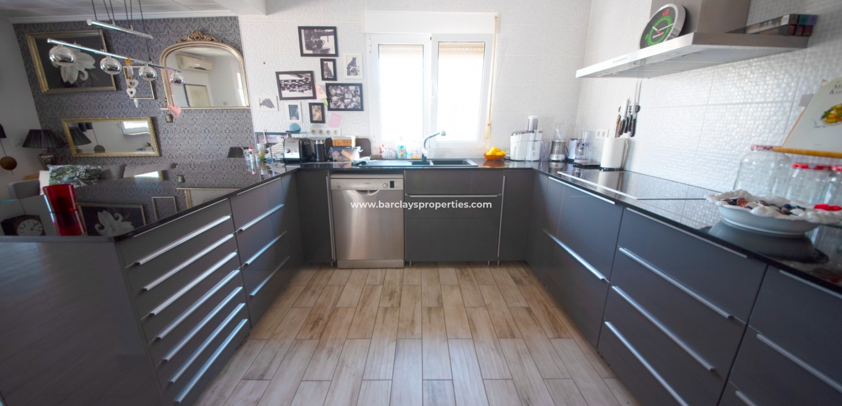 Keuken - Prestige Villa te koop in urbanisatie La Escuera, Alicante